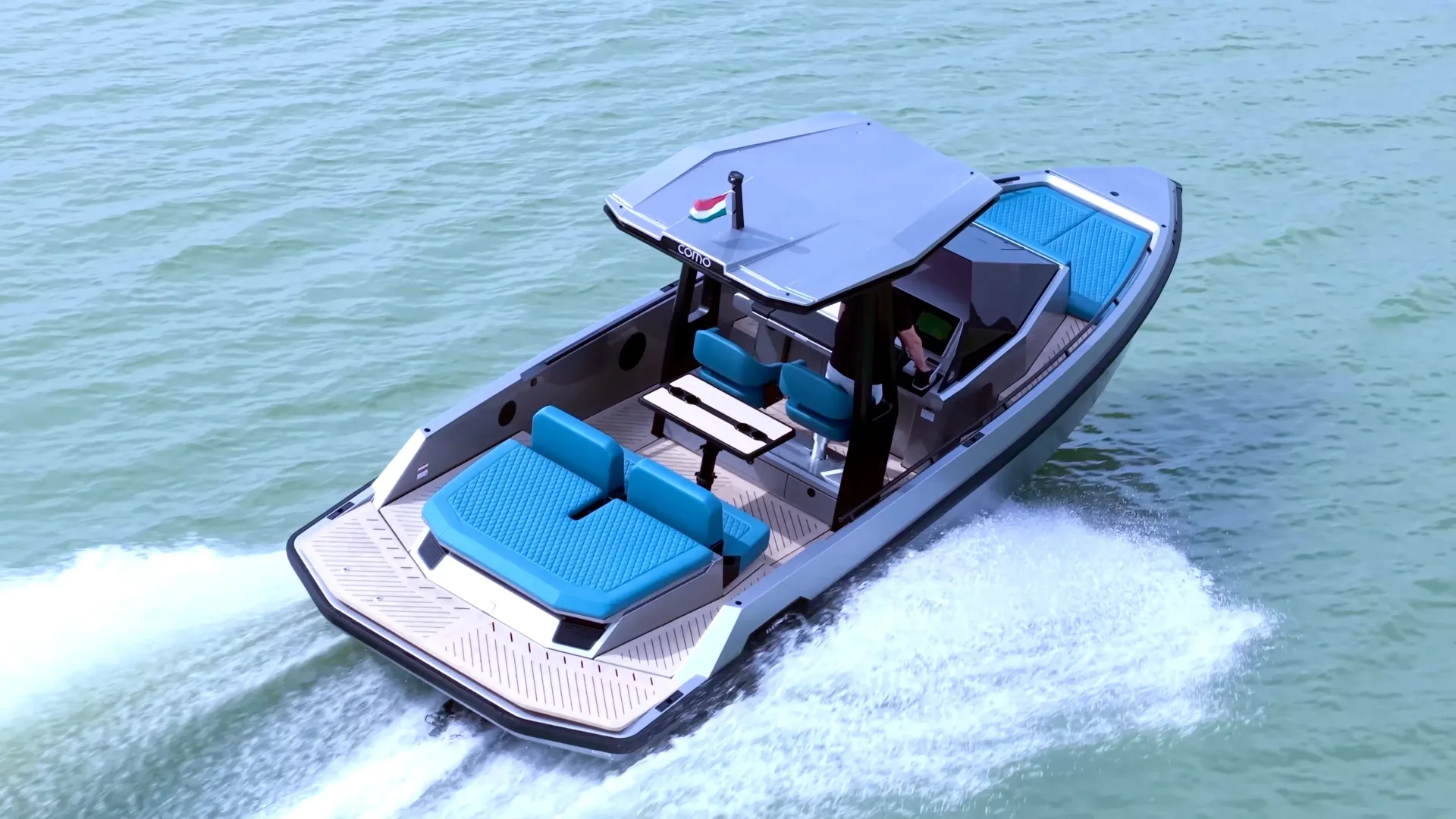 Como 28 - Exterior profile and hull